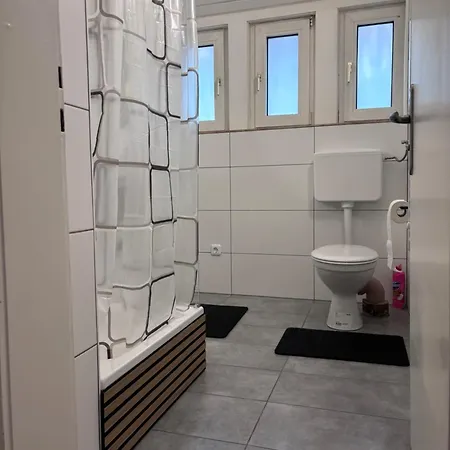 Living57 Rum i privatbostad Netphen